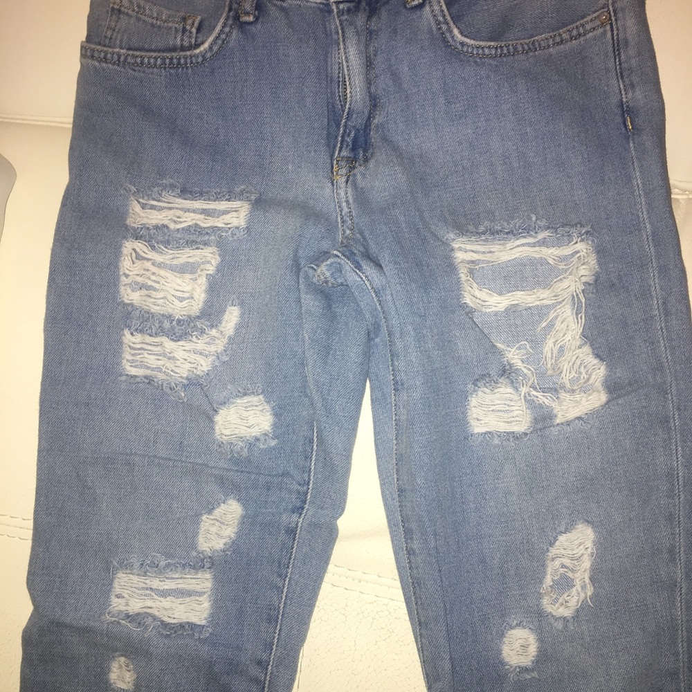 Distressed High Rise Jeans - Picture 5 of 5